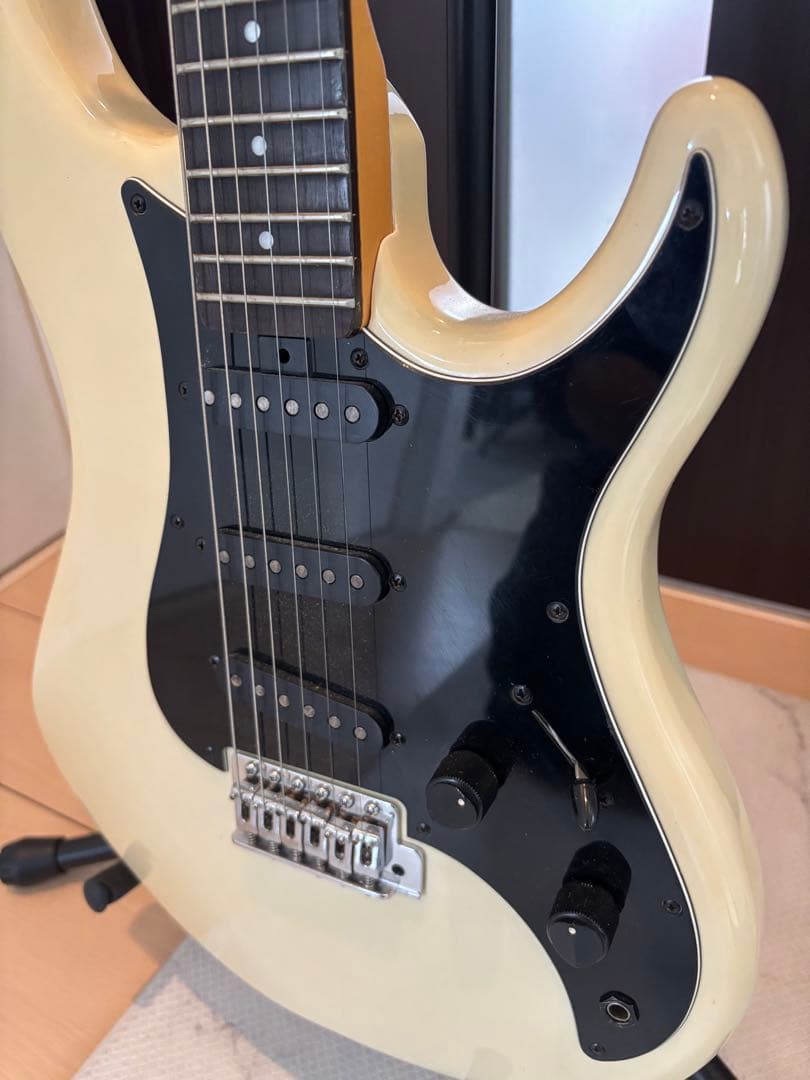 YAMAHA SE203 アイボリー　ストラトタイプ