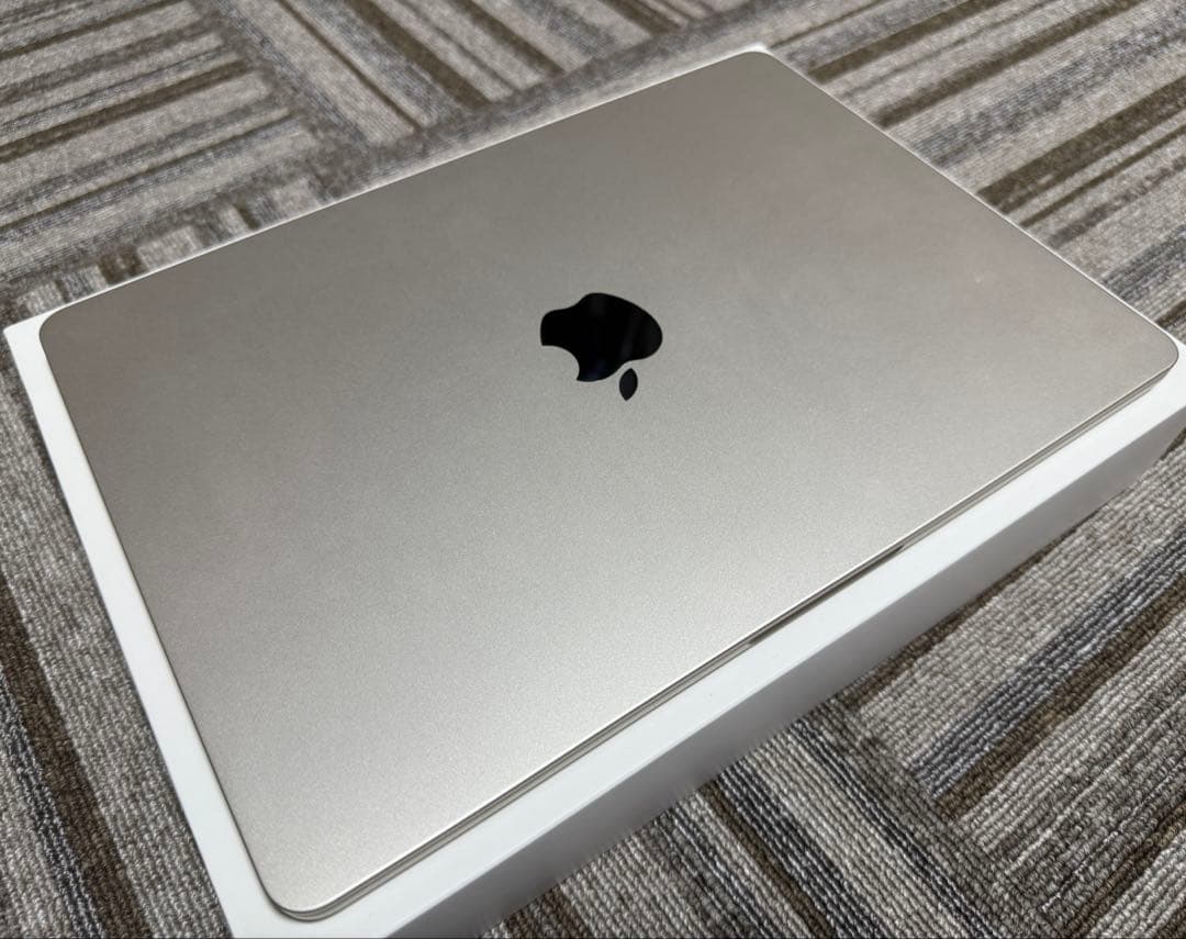 Macbook Air M2 13インチ（Apple認定整備済み品）