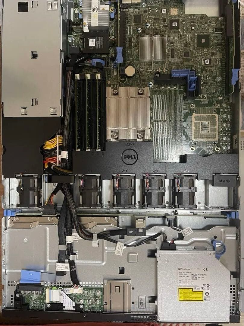 Dell PowerEdge R320 サーバー