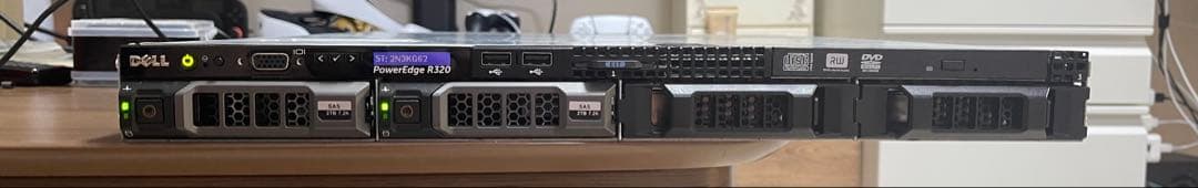 Dell PowerEdge R320 サーバー