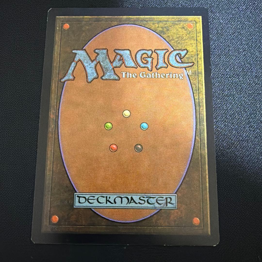 厳かなモノリス アーティファクト 日本語