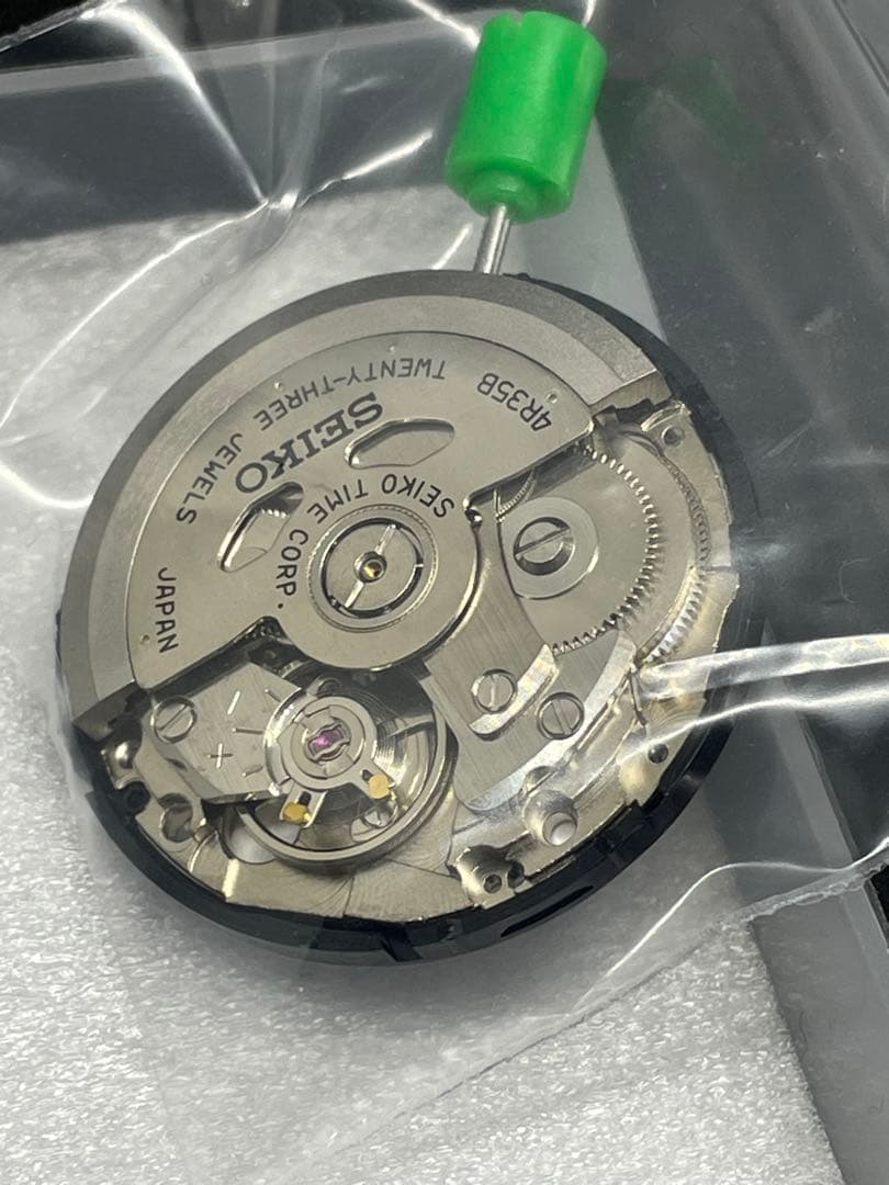 精度調整済み　SEIKO 4R35B 自動巻きムーブメント