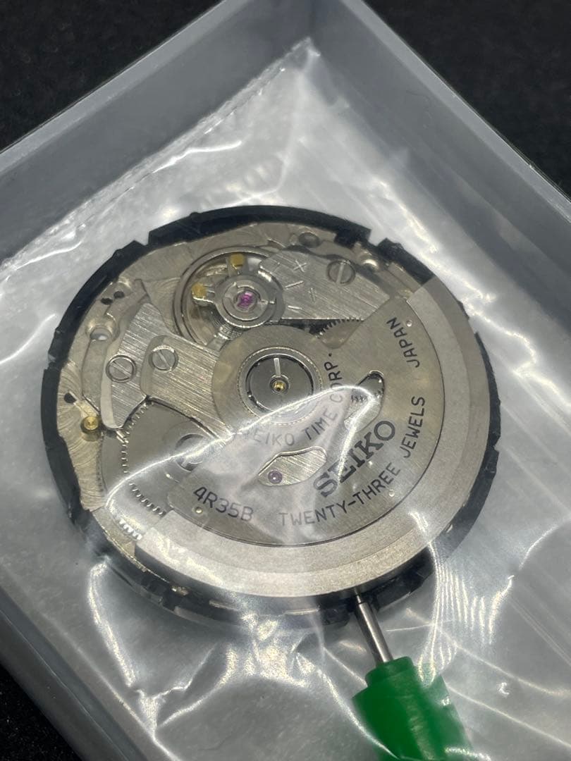 精度調整済み　SEIKO 4R35B 自動巻きムーブメント