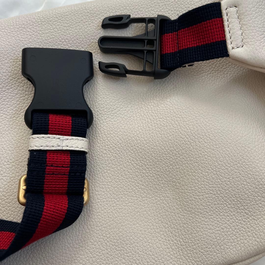 GUCCI ♡ロゴボディバッグ・ウエストポーチ