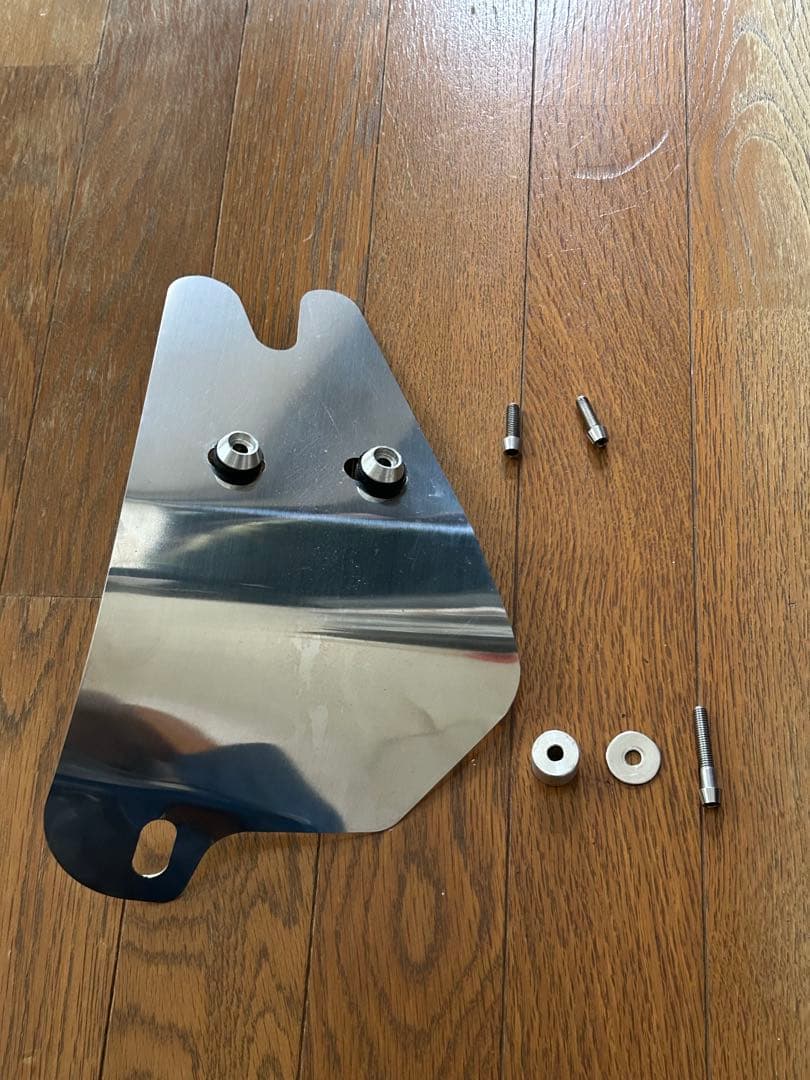 sr400ベルトラン製アンダーガード