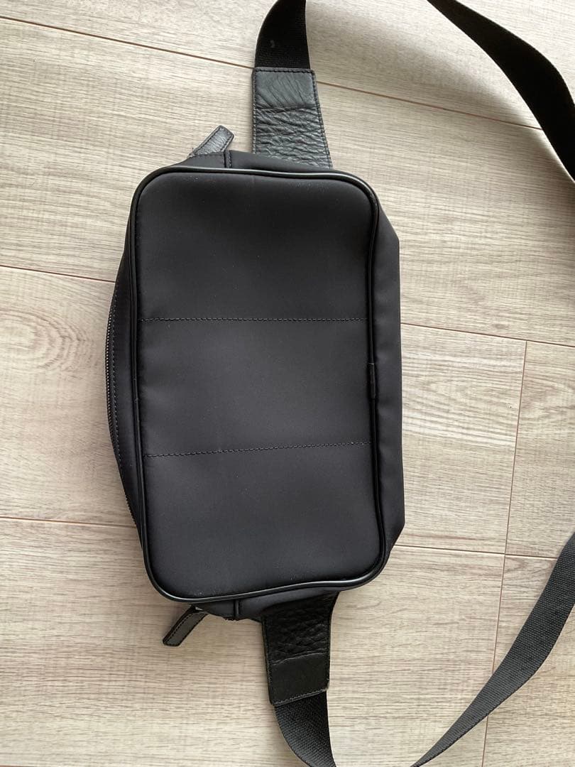 Burberry Black Label ボディバッグ