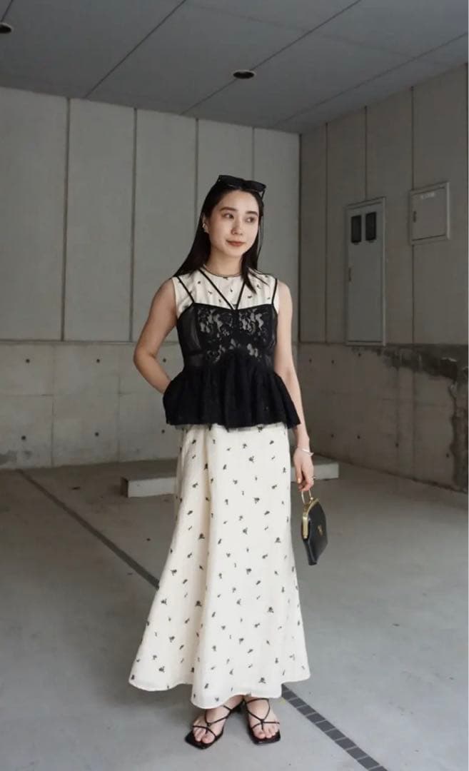 今期完売大人気　ameri vintage ビスチェキャミ黒