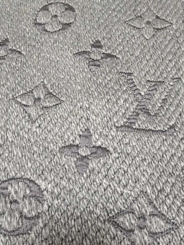 SA-YAです。 グレー マフラー