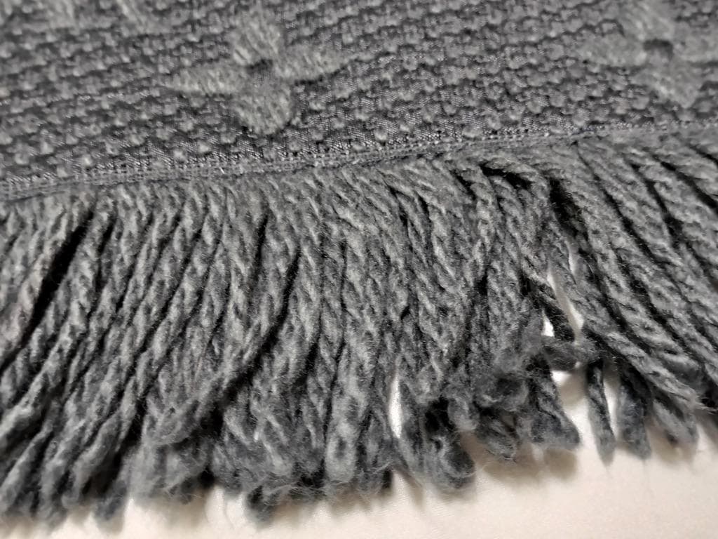 SA-YAです。 グレー マフラー