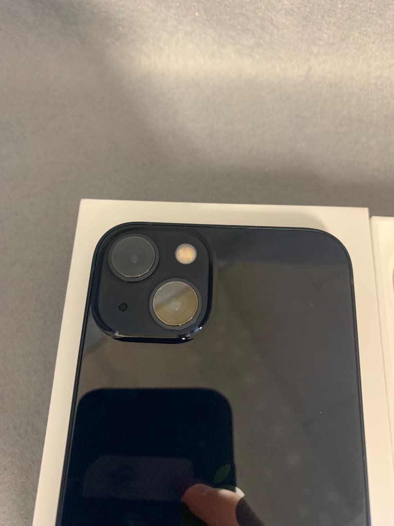 美品　国内版　SIMフリー　iPhone13 128GB ミッドナイト色