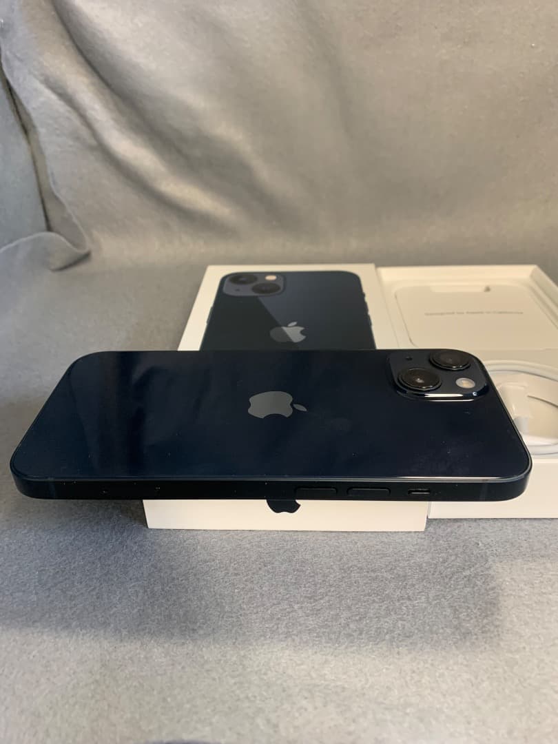 美品　国内版　SIMフリー　iPhone13 128GB ミッドナイト色