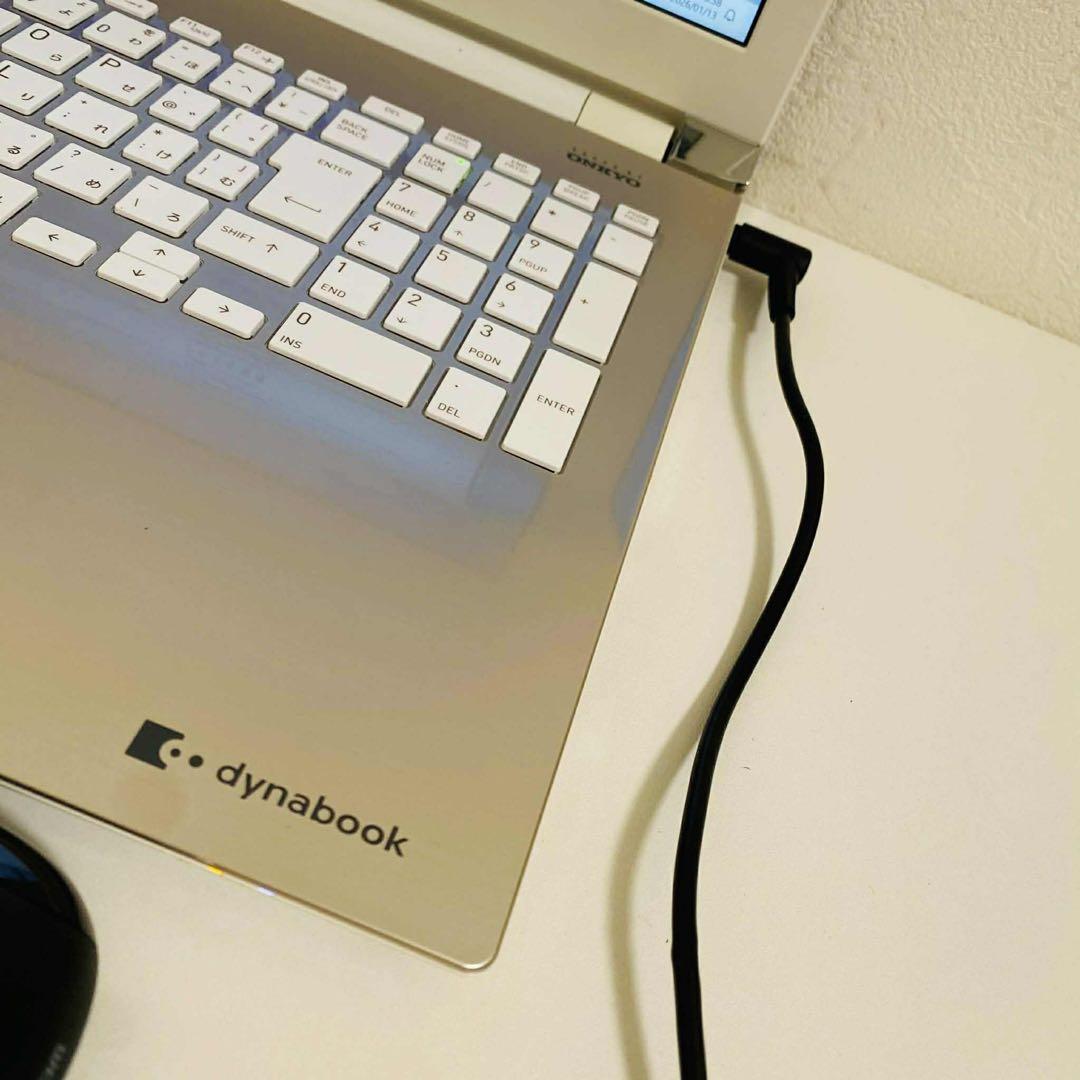 Y24 TOSHIBAノートパソコンi7第7世代SSDメモリ8G高速Win11