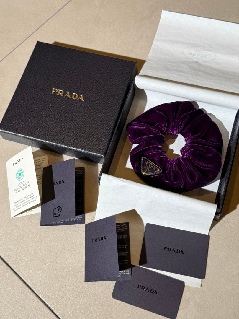 【美品】プラダ ベルベット パープルシュシュ