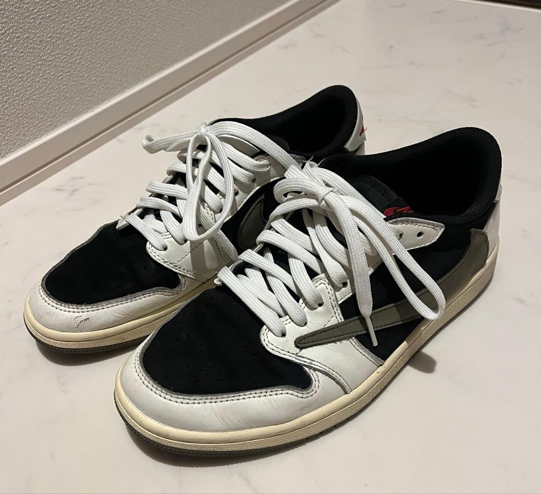 トラヴィス・スコット × ナイキ エアジョーダン1 ロー ミディアム オリーブ