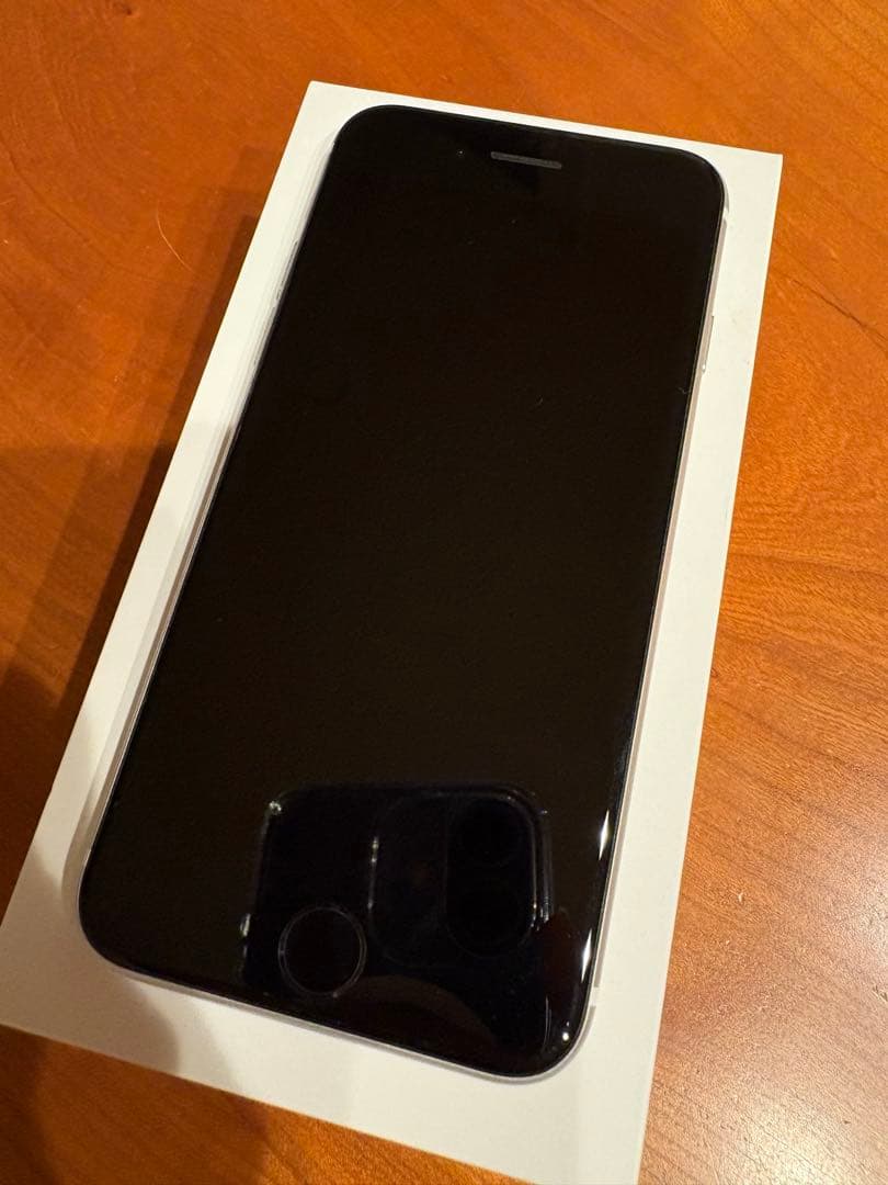 Apple iPhone SE (第2世代) 本体