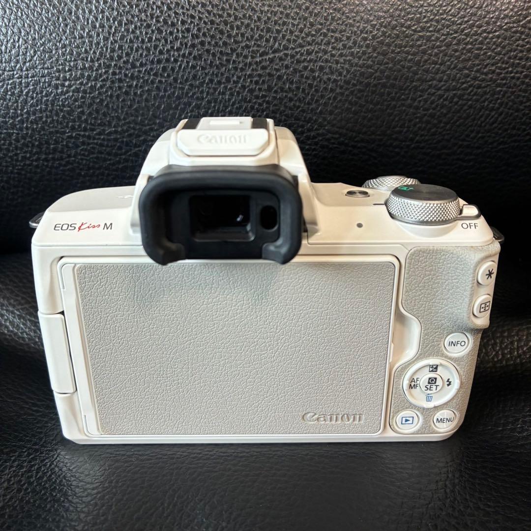 CANON EOS Kiss M ダブルズームレンズキット