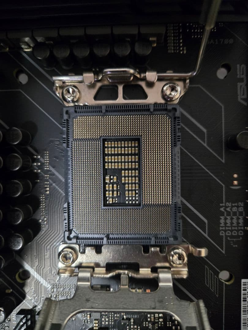 ASUS TUF Gaming Z690-PLUS D4 マザーボード