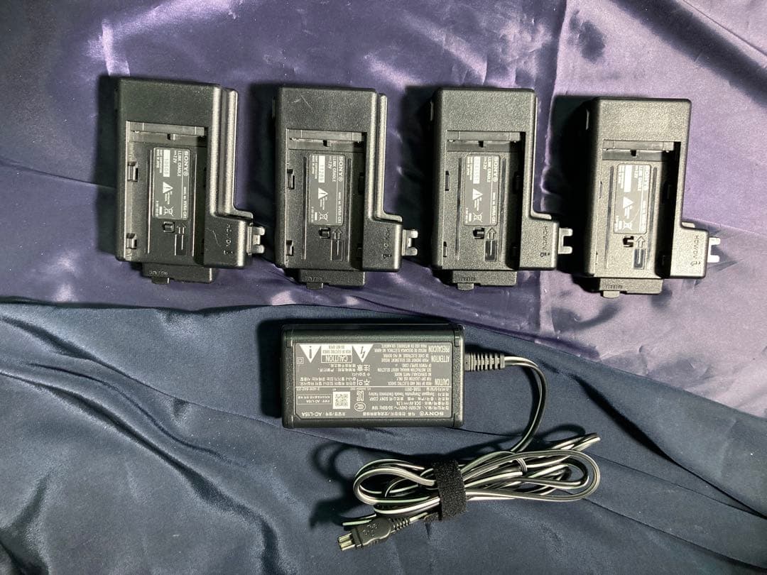 SONY hvr-MRC1K 4個セットとソニーZ5Jの5台おまけ付き！