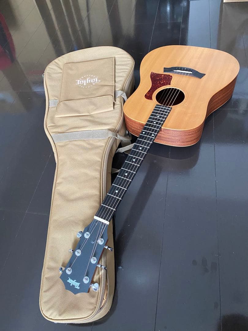 アコースティックギター　taylor