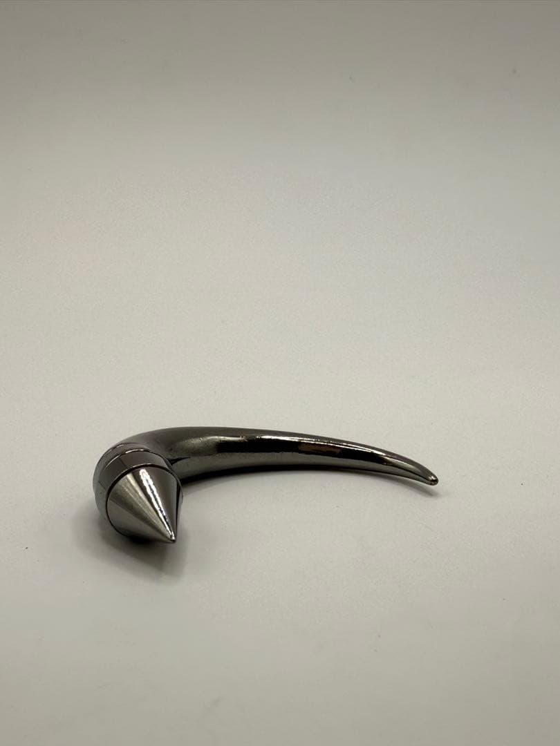 GIVENCHY ホーン ピアス 53mm シルバー