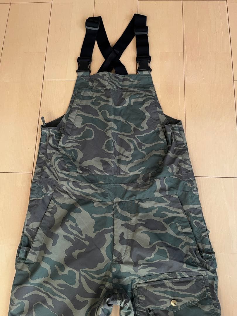 Burton ビブパンツ AG BREAKNECK BIBメンズS 迷彩