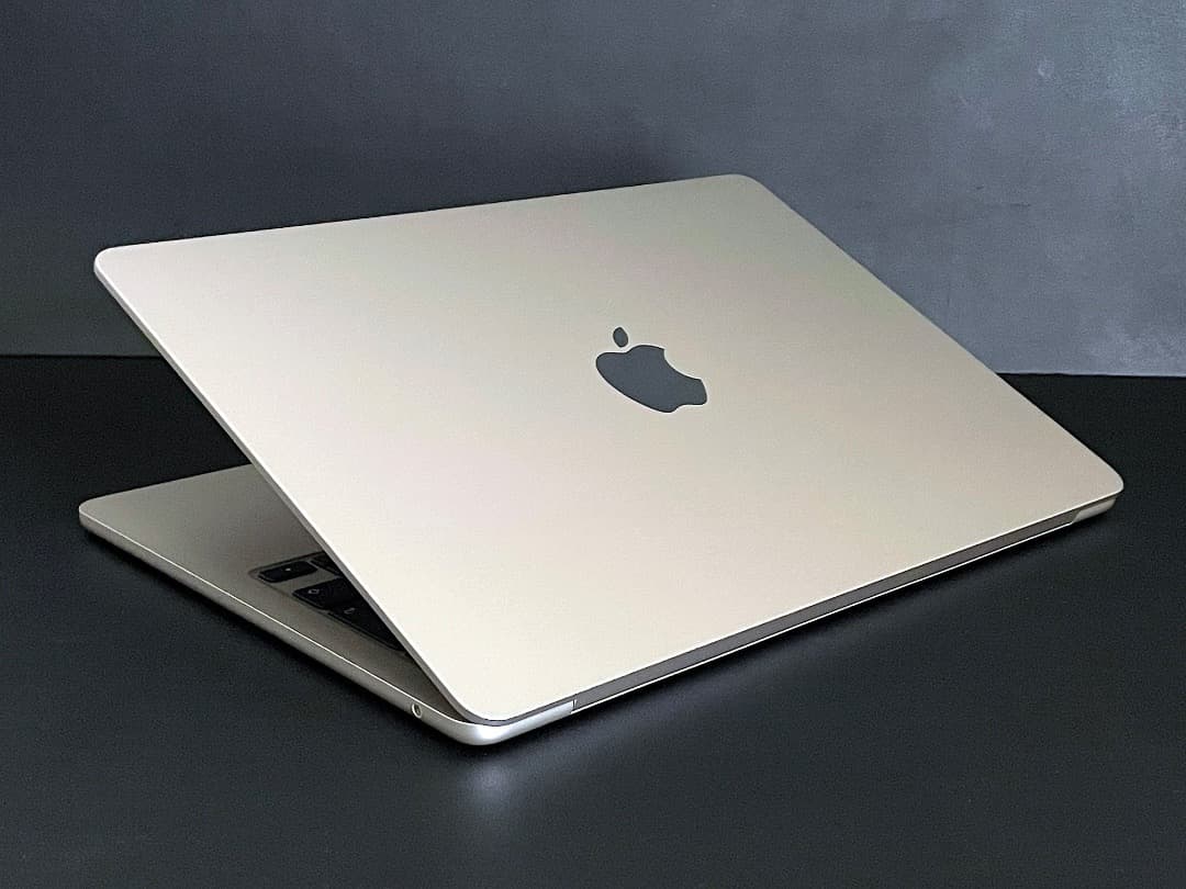 【美品】MacBook Air （M2, 2022）13.6㌅ バッテリー◎