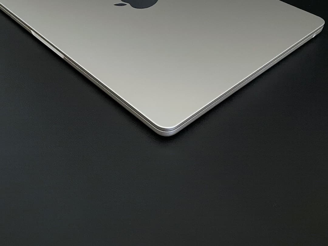 【美品】MacBook Air （M2, 2022）13.6㌅ バッテリー◎