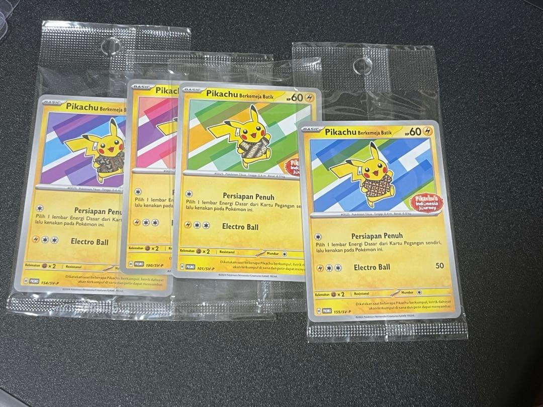 バティックシャツを着たピカチュウ PIKACHU BATIK4枚