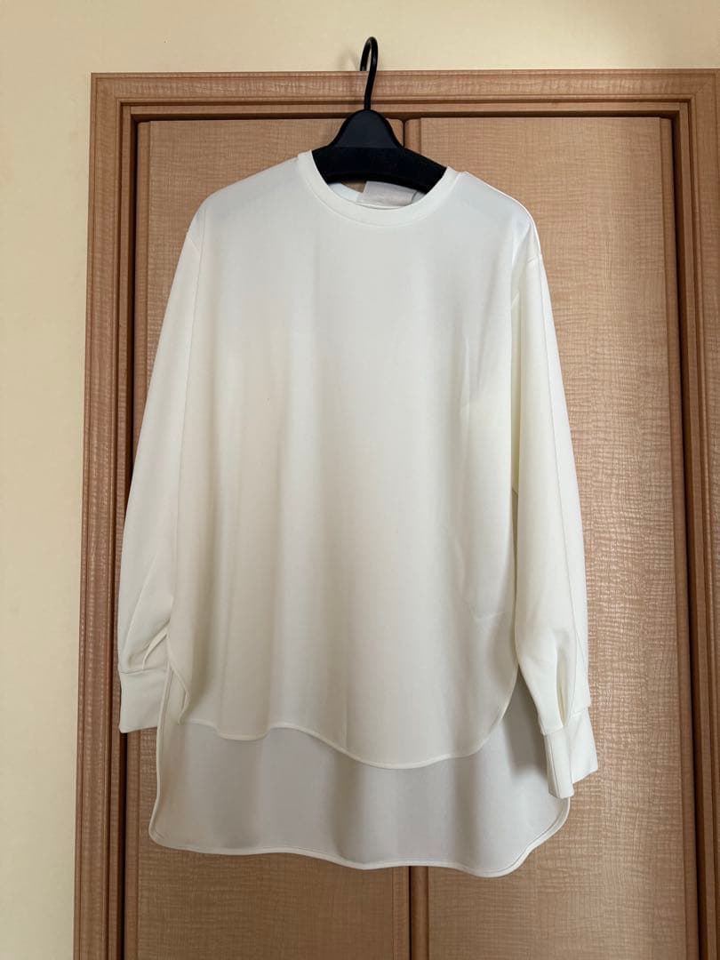 新品　BEARDSLEY Ｔブラウス