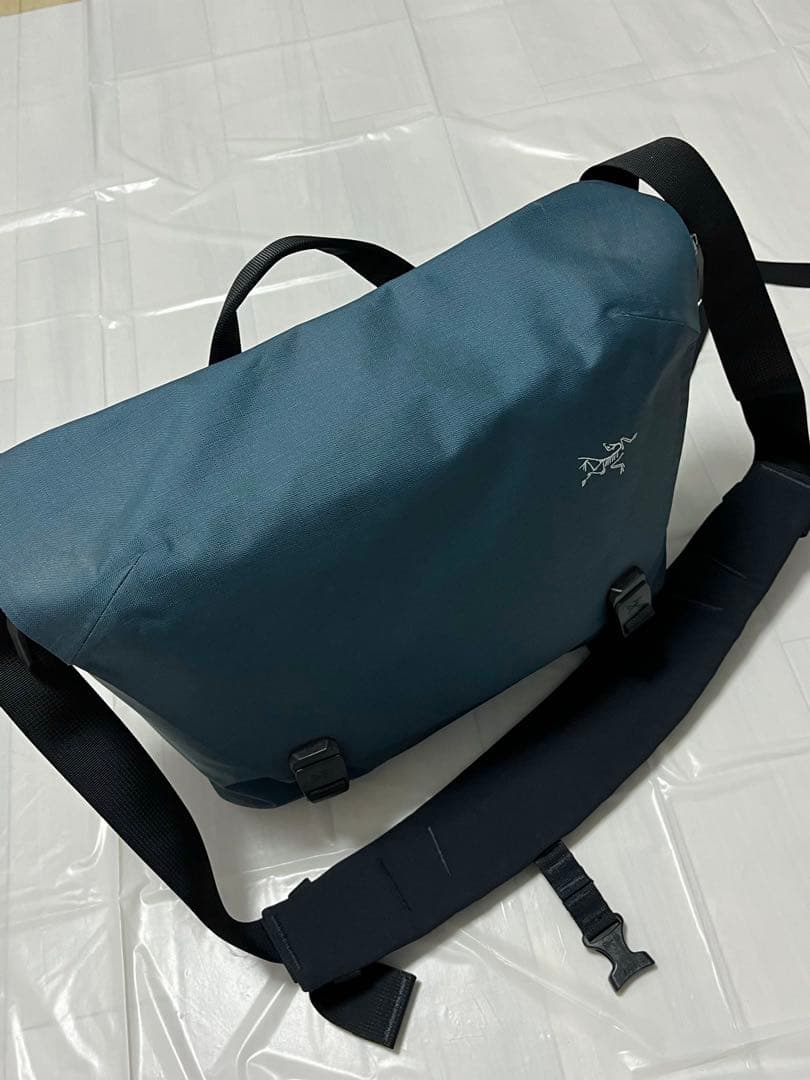 【ネイビー】ARC'TERYX Granville 10 Courier Bag