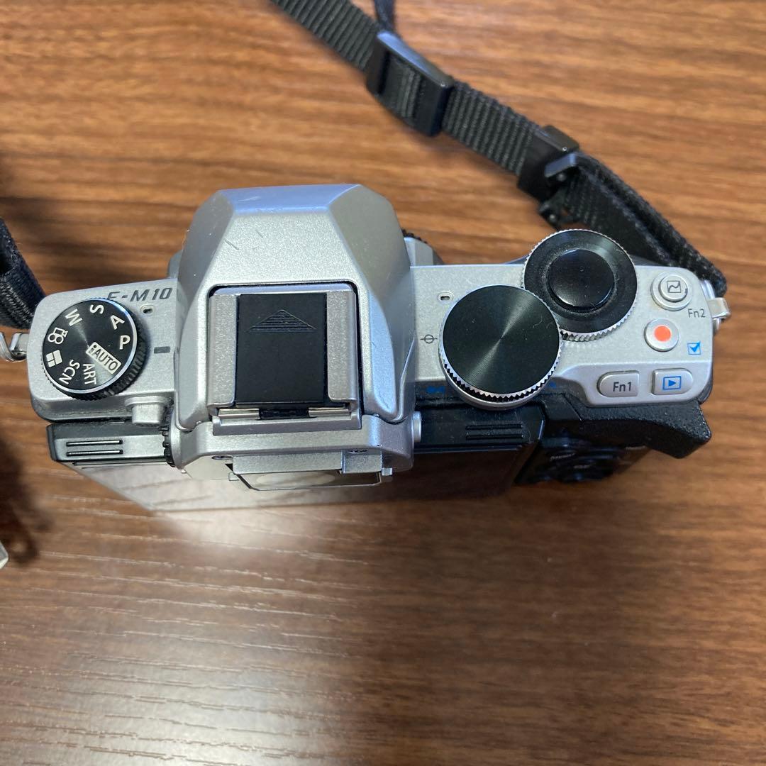 デジタルカメラ OLYMPUS OM-D E-M10