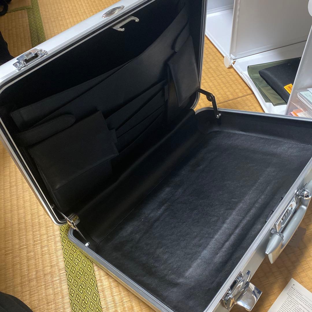 ZERO HALLIBURTON アタッシュケース