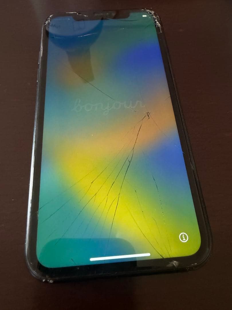 iPhone XR 画面割れ 【ジャンク品】128GB SIMフリー