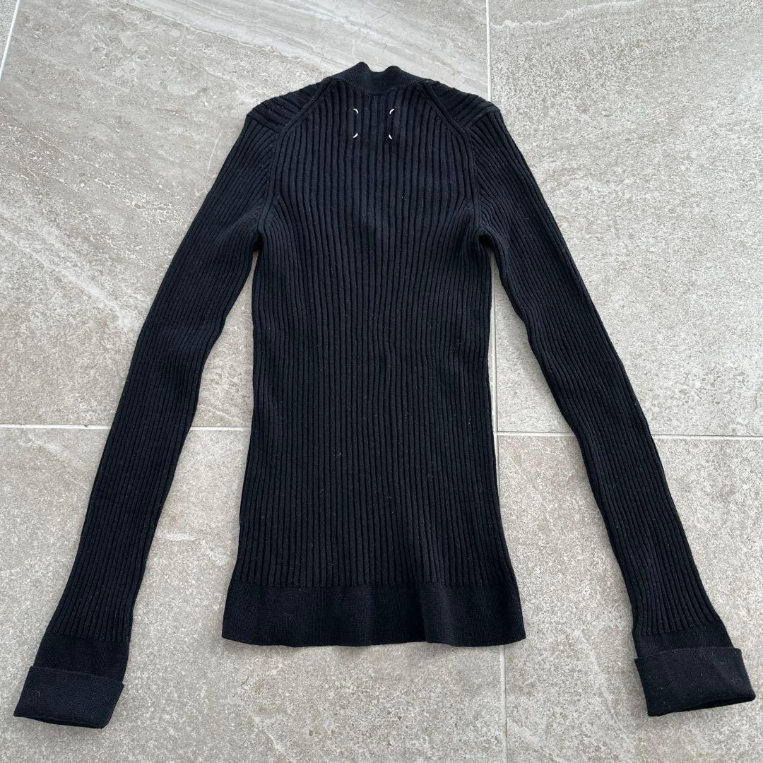 マルジェラ　ブラックリブ編みVネックニットセーター