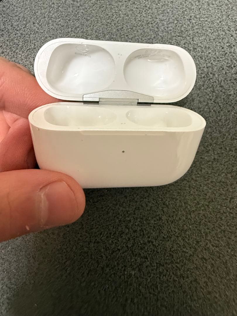 AirPods Pro 3 ケース・充電器付き　タイプC保証期間あり
