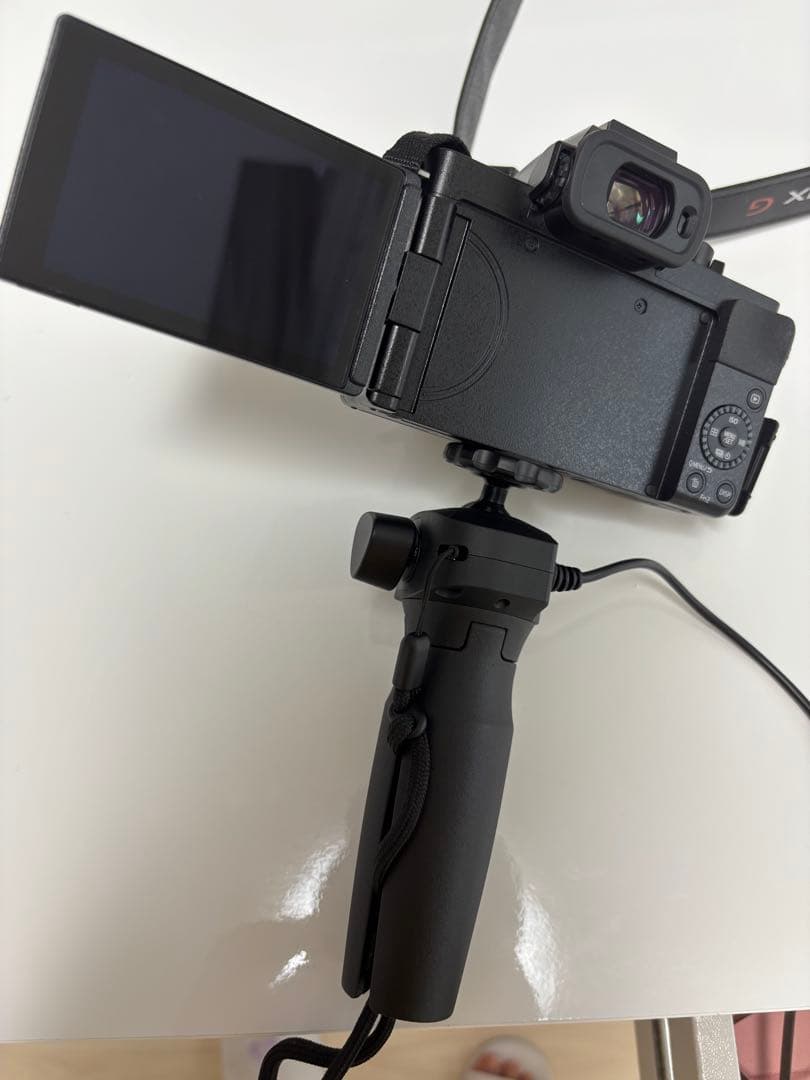 【ほぼ新品・保証有】 LUMIX ミラーレス一眼カメラ 三脚付き