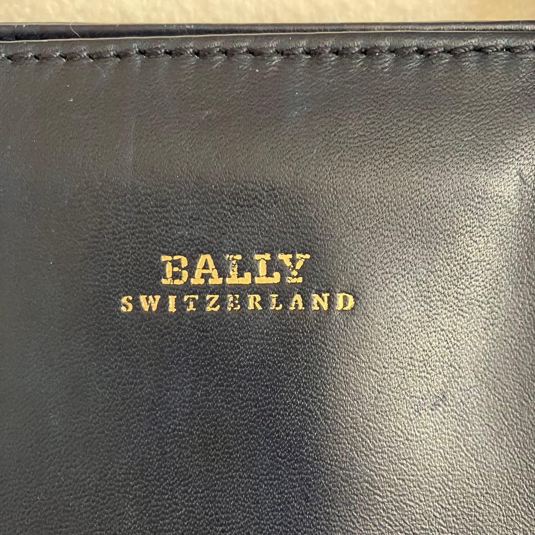 BALLY バリー トートバッグ A4収納 レザー　ビジネス　肩掛け　チャーム