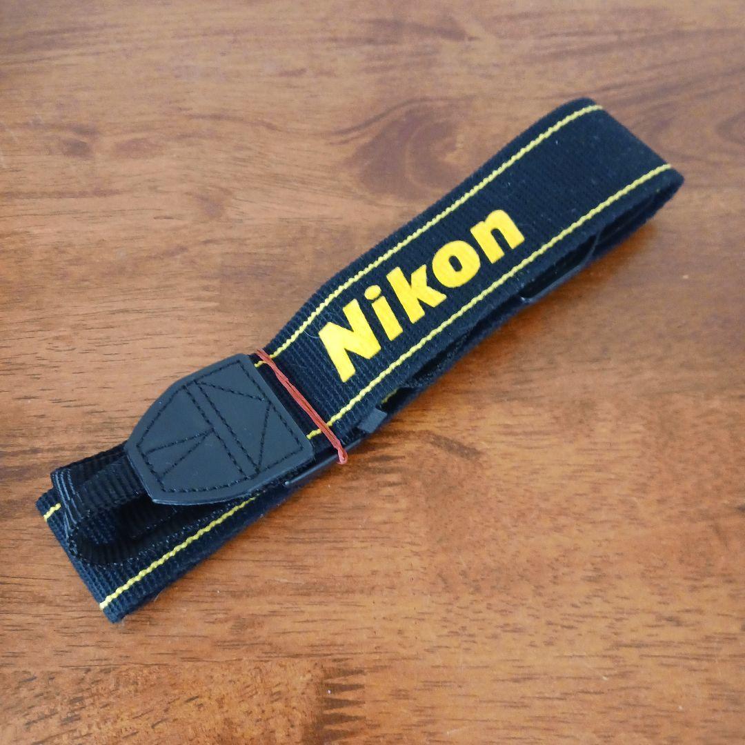 Nikon D5000 / 美品 ショット数少なめ 初心者向き