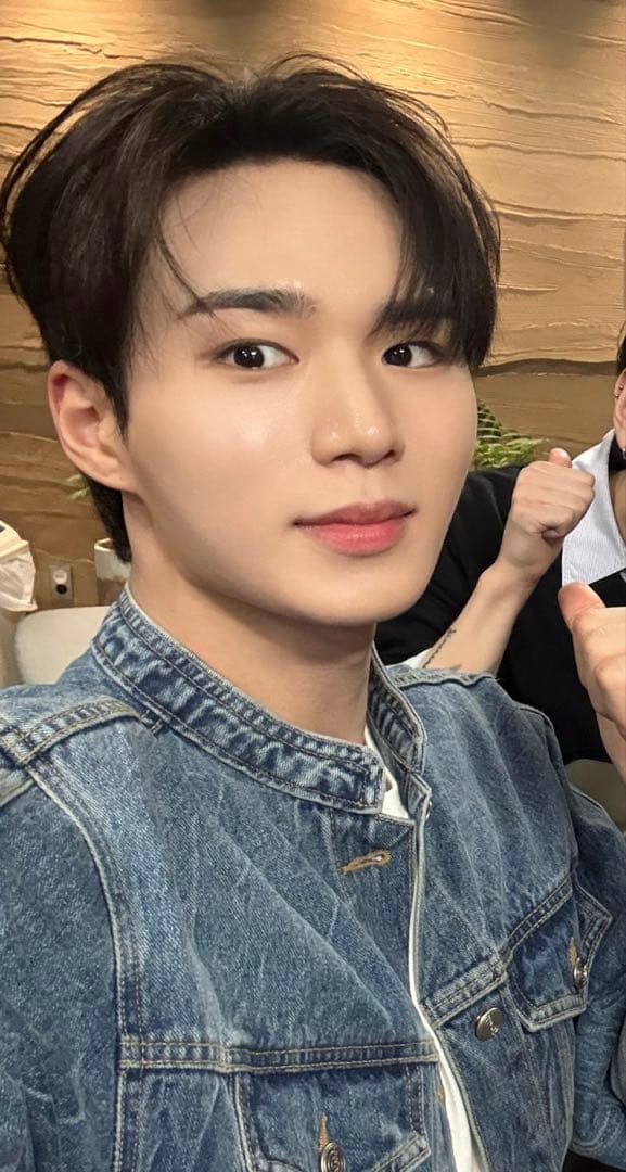 WEi ウィアイ ジュンソ ヨントン ポラロイド チェキ サイン