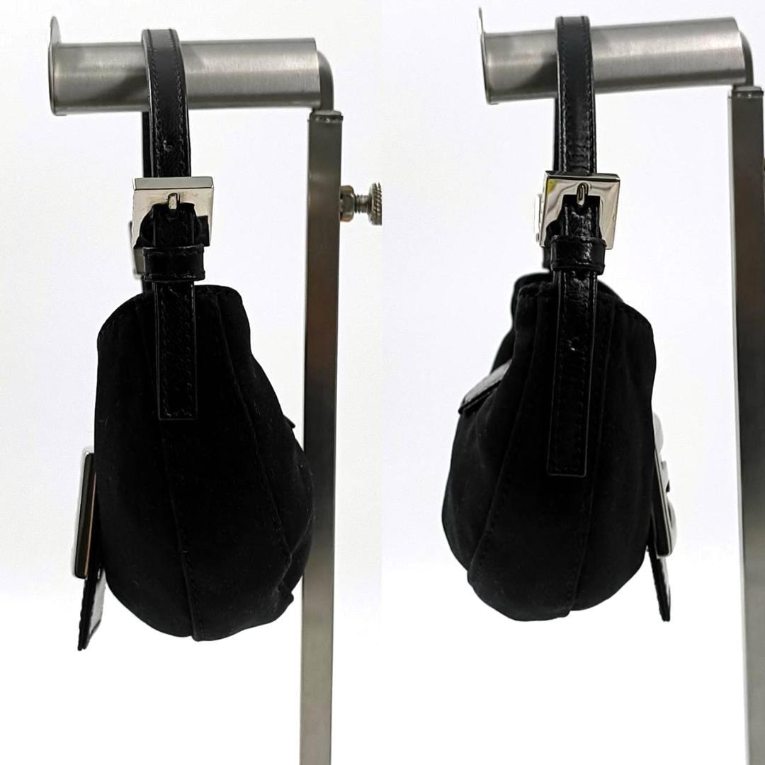 極美品 希少✨️フェンディ マンマ マイクロ クロワッサン アクセサリーポーチ