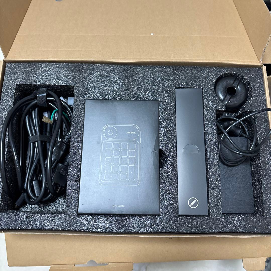 HUION Kamvas Pro24 (4K) 液タブ　本体