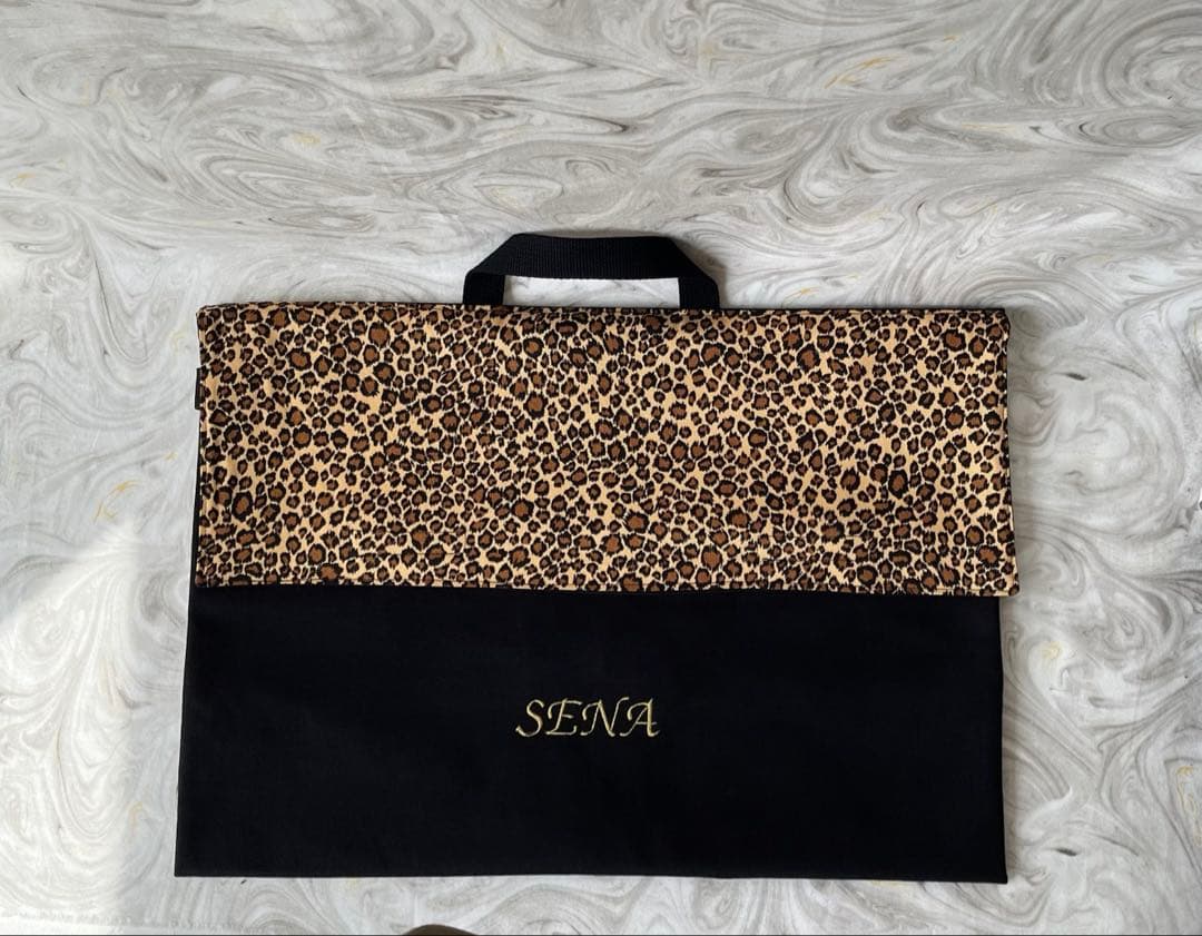 オーダー商品　イニシャル　お名前刺繍入り　防災頭巾カバー座布団、背もたれ両方可能