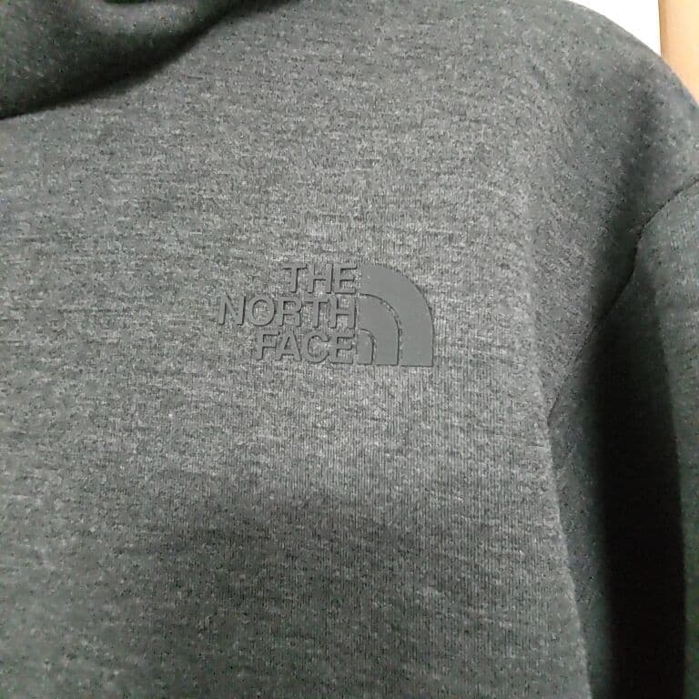 THE NORTH FACE リバーシブルテックエアーフーディ