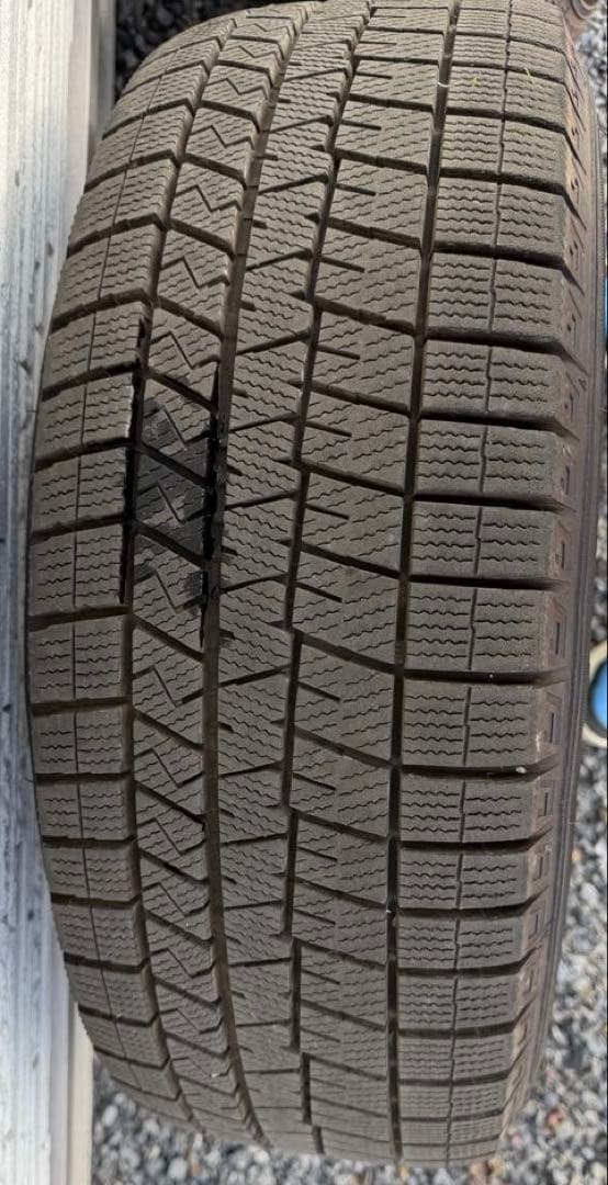 オデッセイハイブリッド　スタッドレスタイヤ　215/60R16