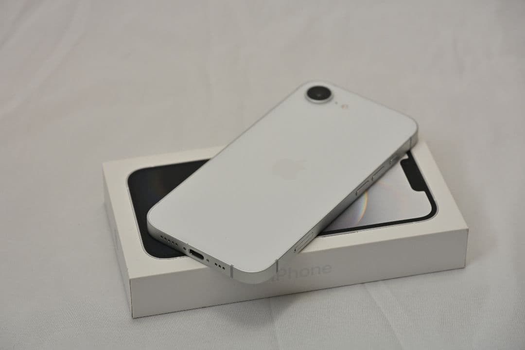 バッテリー100% iPhone16e 128GB 使用感なし