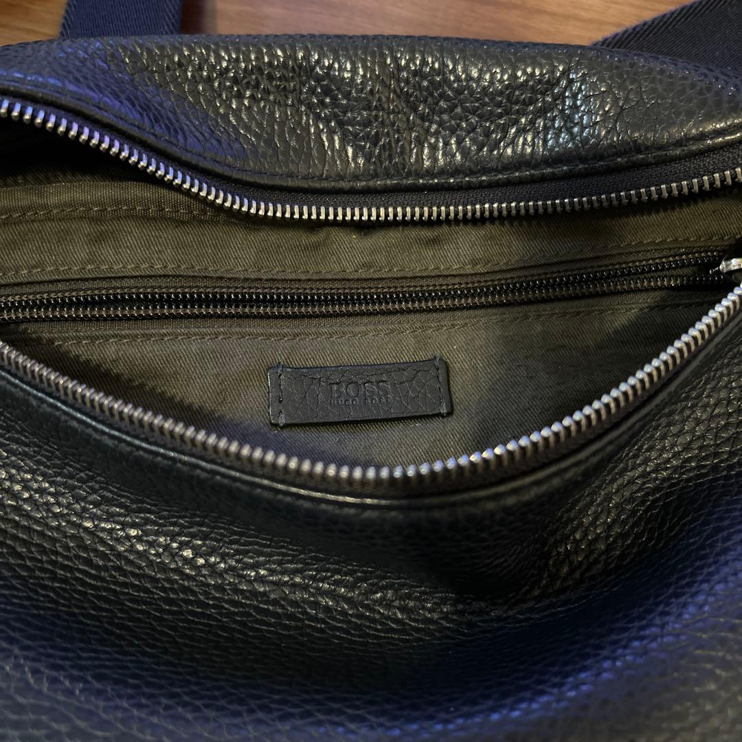 BOSS ネイビー ボディバッグ