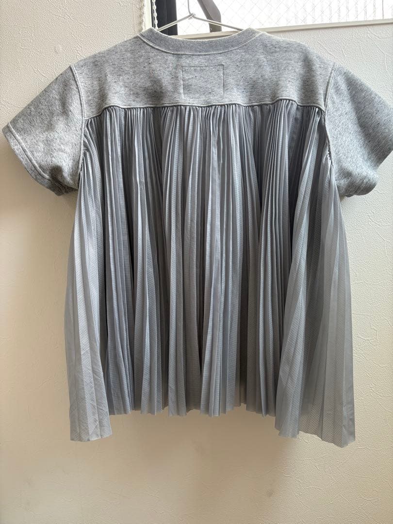 sacaiNIKEコラボスウェットtシャツ　プリーツMサイズ