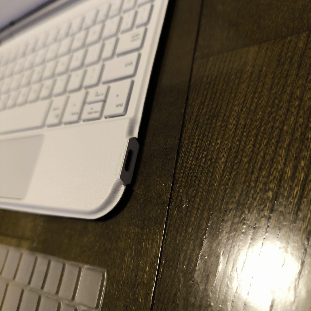 ipad mini6.7用　マジックキーボードケース　ほぼ新品
