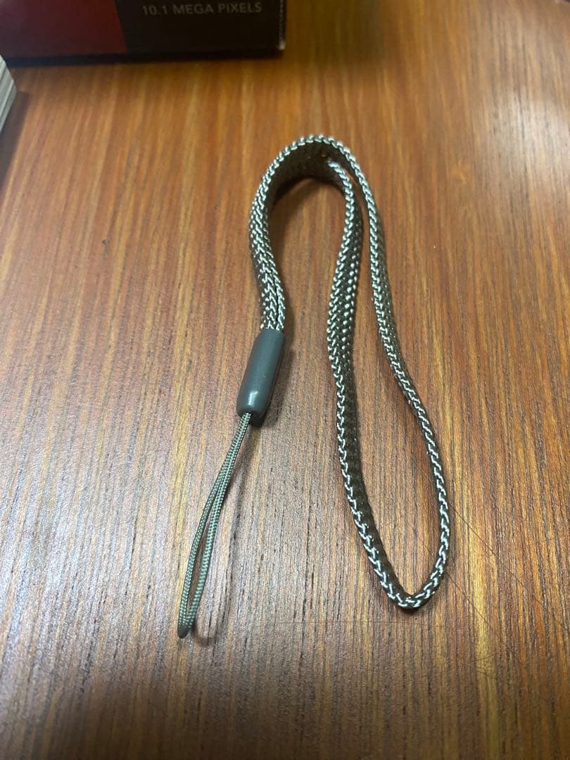 CASIO EXILIM 10.1メガピクセル コンパクトデジカメEX-Z200