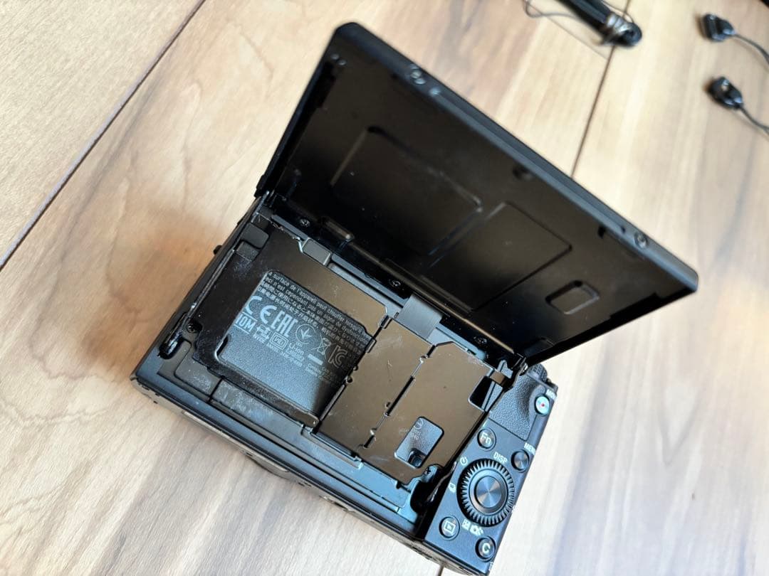 SONY Cyber−Shot RX DSC-RX100M4